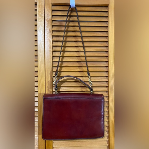 Red F.Lli Mugnai Firenze bag with detachable strap and gold detailing - Picture 2 of 8